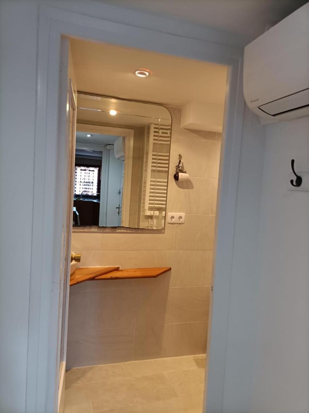 Ferienwohnung Acogedor Apartamento En El Corazon Medieval De Tarragona Exterior foto